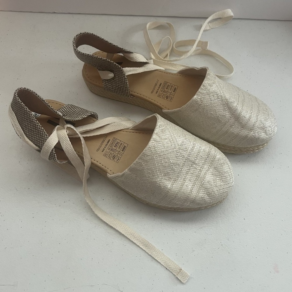 Vida Leather Off White Shimmery Espadrilles Ankle Tie Size 40 US Size 9‎ New